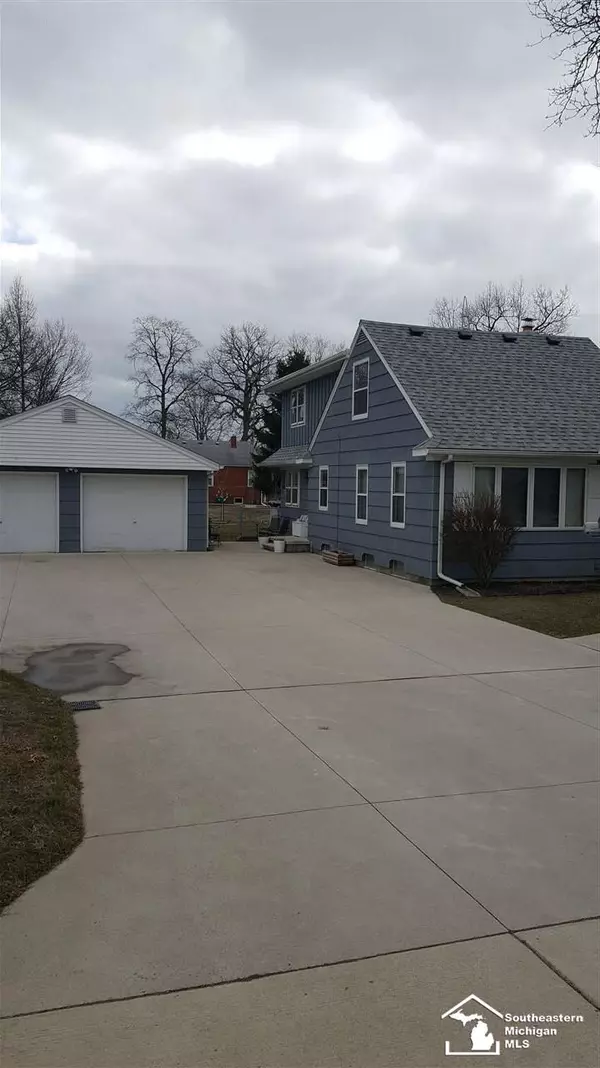 Monroe, MI 48161,15432 PARKSIDE