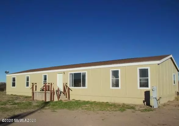 1704 E McGregor Rise, Huachuca City, AZ 85616