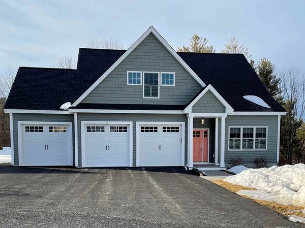 16 Chadwick CIR, Windham, NH 03087