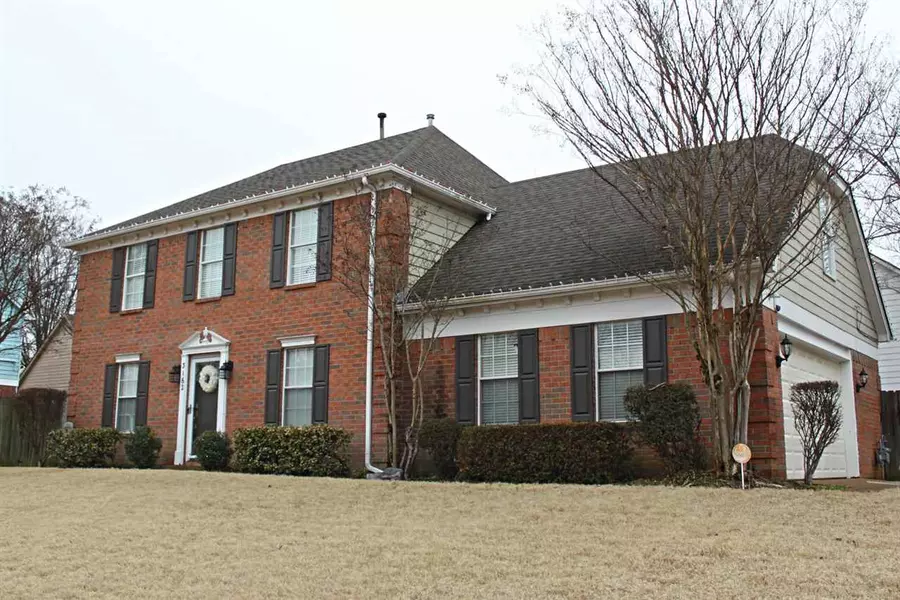 3162 SHADOW GREEN LN, Lakeland, TN 38002