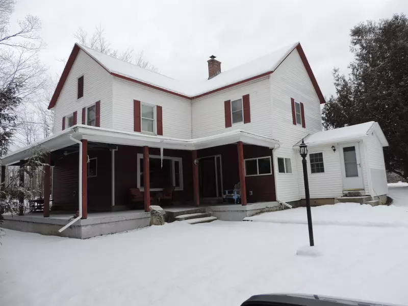 189 Collins Mill RD, Newport Town, VT 05857