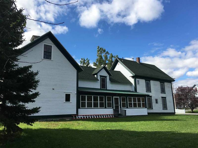 25 Park ST, Barton, VT 05822