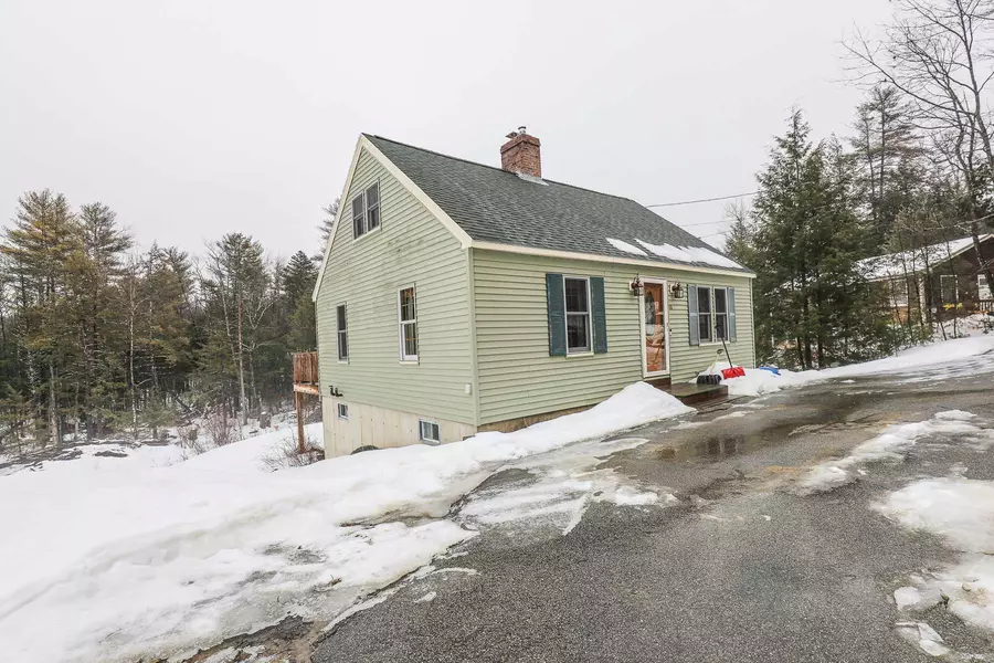 11 Shelburne LN, Barnstead, NH 03225