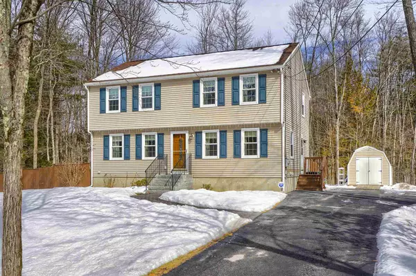 12 Doris DR, Hooksett, NH 03106