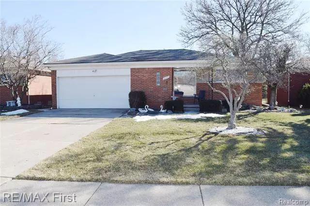 20312 YALE, St. Clair Shores, MI 48081