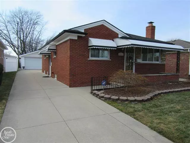 27517 PRINCETON, St. Clair Shores, MI 48081