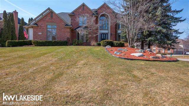 1221 CREEK VIEW DR, Rochester, MI 48307