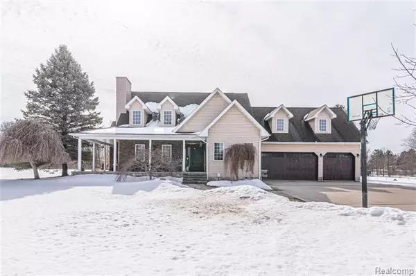 5496 E MAPLE AVE, Grand Blanc Twp, MI 48439