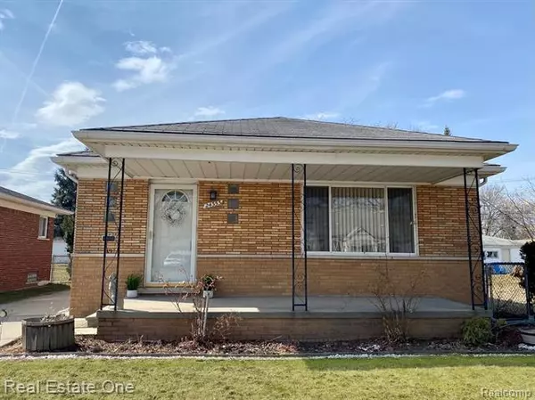 24353 FLOWER AVE, Eastpointe, MI 48021