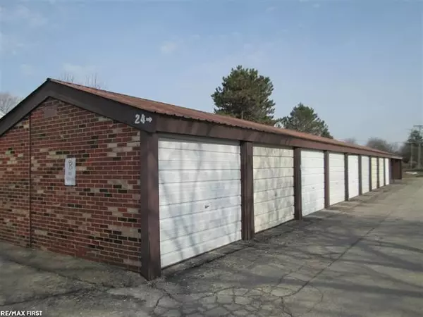 Clinton Township, MI 48038,38912 GOLFVIEW E