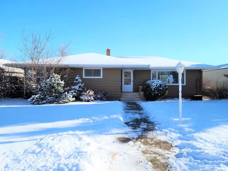 207 NE Farmington Avenue, Bowbells, ND 58721