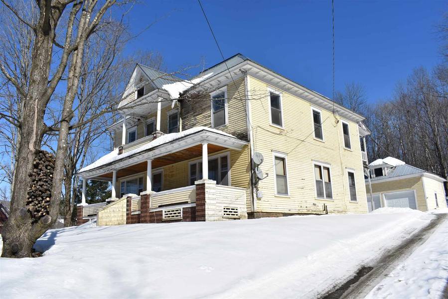 81 Glover ST, Barton, VT 05822