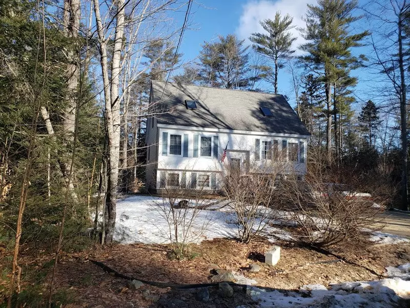 14 Wentworth LN, Barnstead, NH 03225