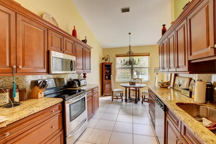 8520 Via Romana 82u, Boca Raton, FL 33496