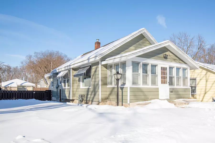 2115 Charles St, La Crosse, WI 54603