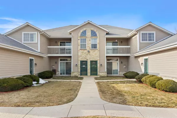 Waukesha, WI 53189,1030 River Place Blvd Unit 5