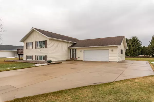 Waldo, WI 53093,220 Mulberry Dr