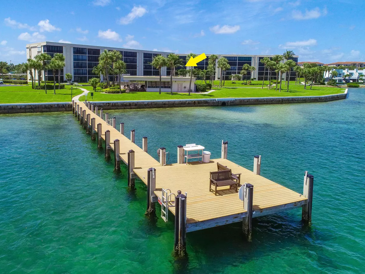 Tequesta, FL 33469,300 Intracoastal PL 308