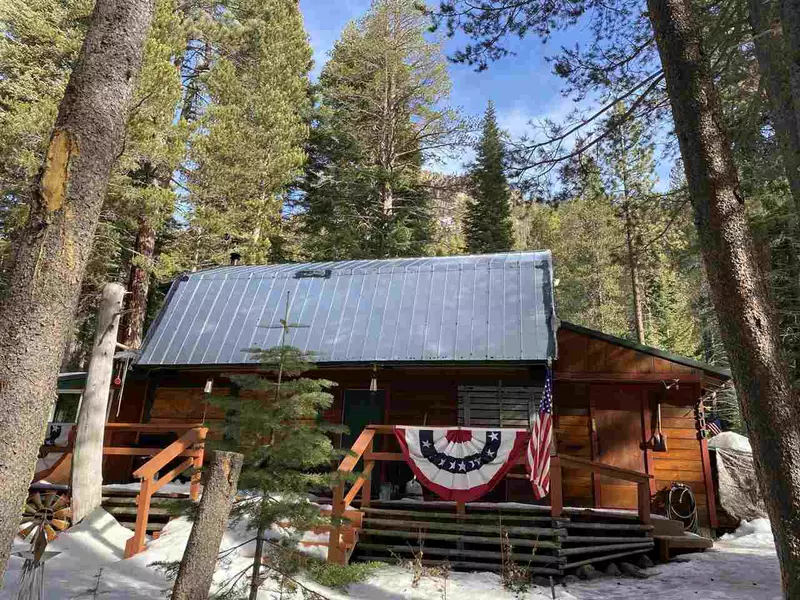 7500 River Road, Truckee, CA 96161-0000