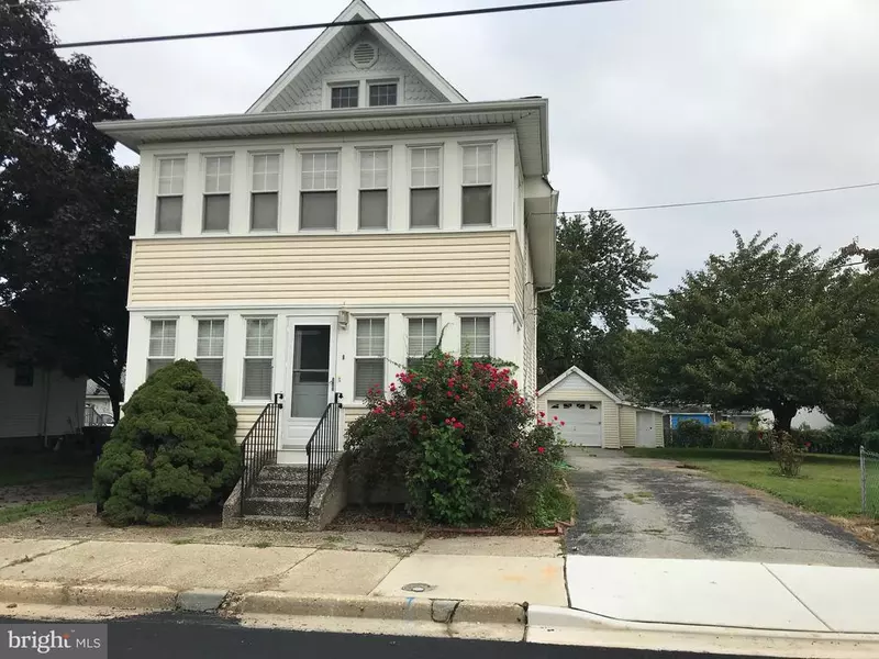 8 BROAD ST, Pennsville, NJ 08070