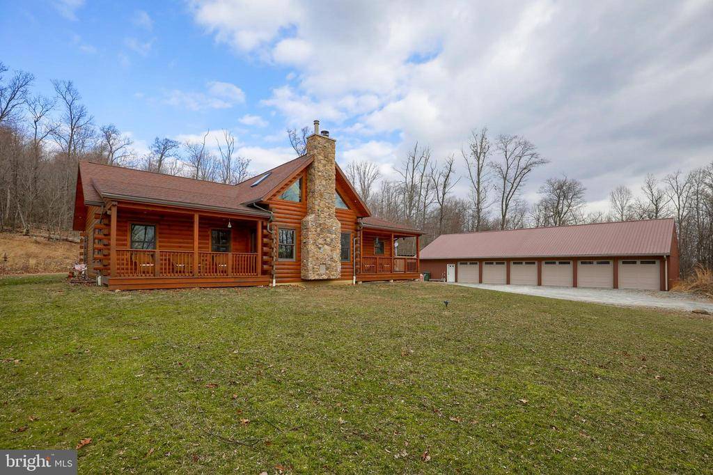 5215 SNYDER LN, Hellam, PA 17406