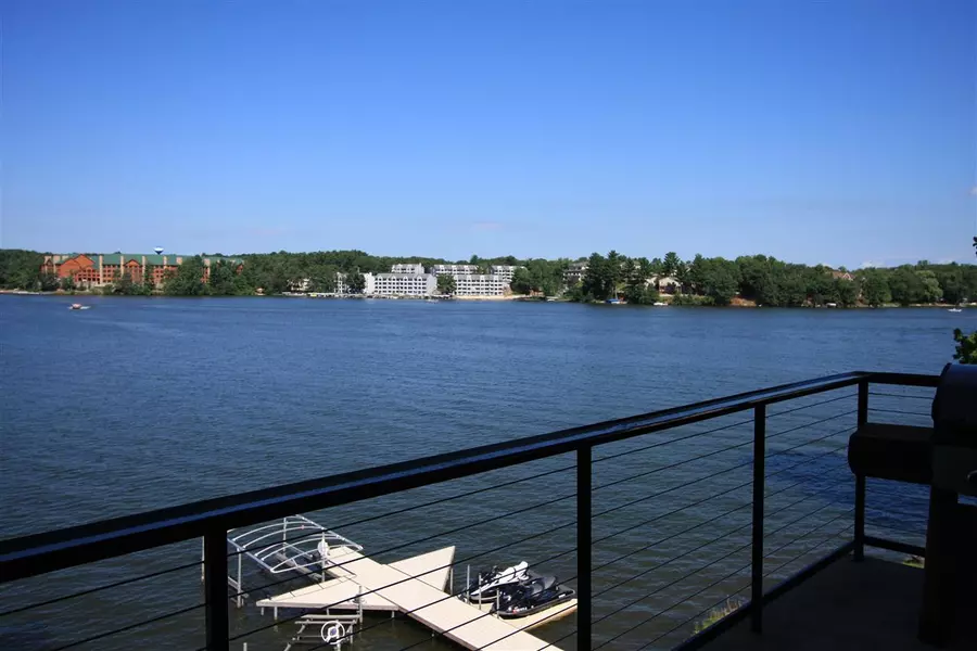 895 CANYON RD #103, Lake Delton, WI 53965