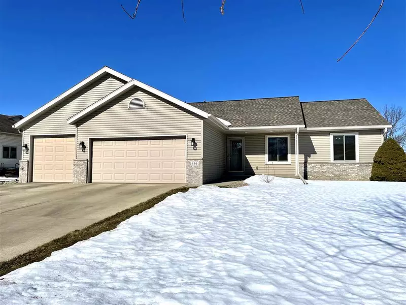 496 Dahl Dr, Deforest, WI 53532