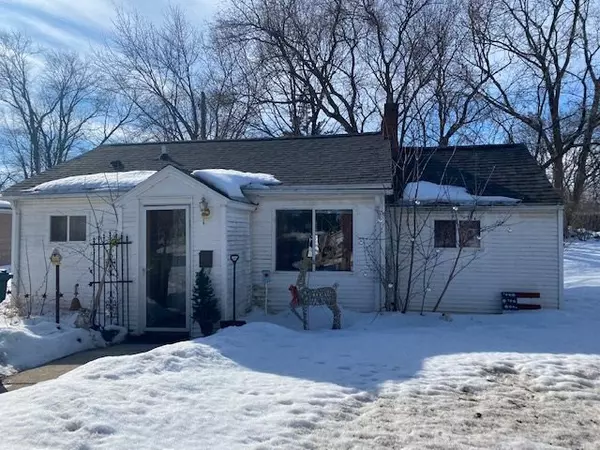 720 De Clark St, Beaver Dam, WI 53916