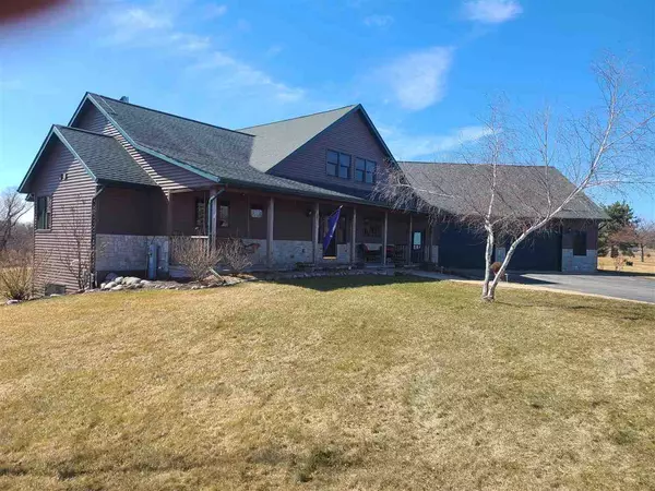 N5856 Spaulding Hill Rd, Ripon, WI 54971