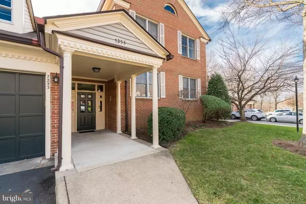 Annandale, VA 22003,7253 GLEN HOLLOW CT #5