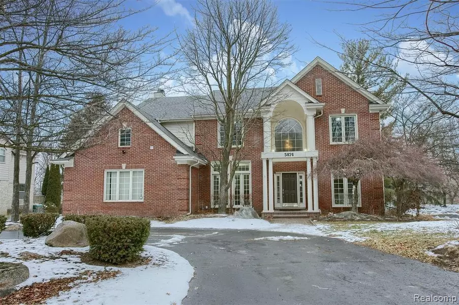 5874 ORCHARD WOODS Drive, West Bloomfield, MI 48324 3275