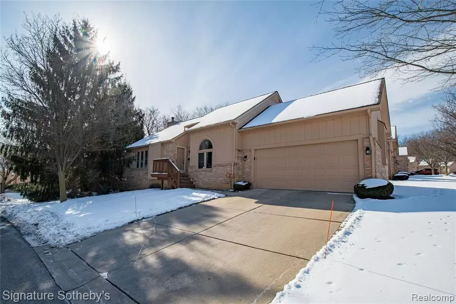 34911 WHITE PINE Trail, Farmington Hills, MI 48335 4642