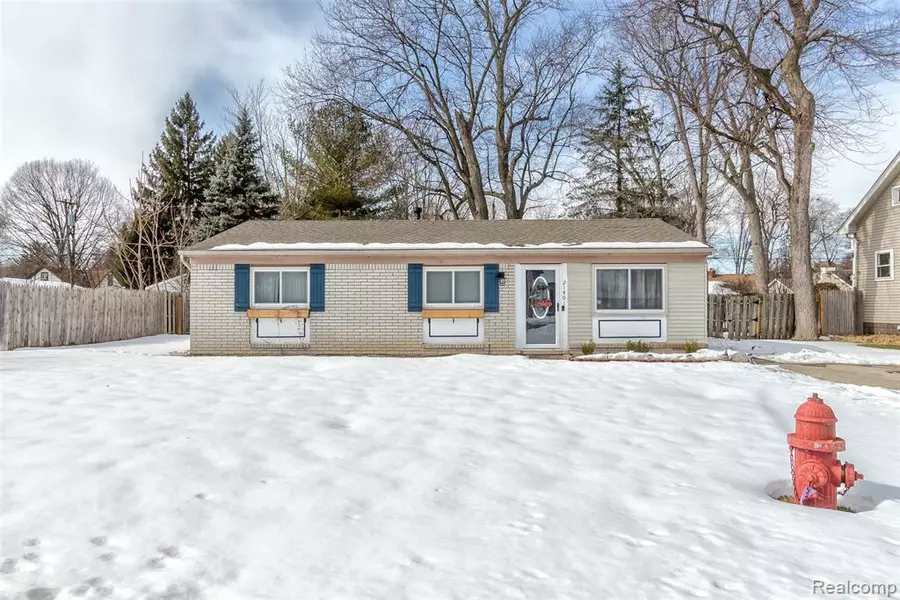 21401 ONTAGA Street, Farmington Hills, MI 48336 6138