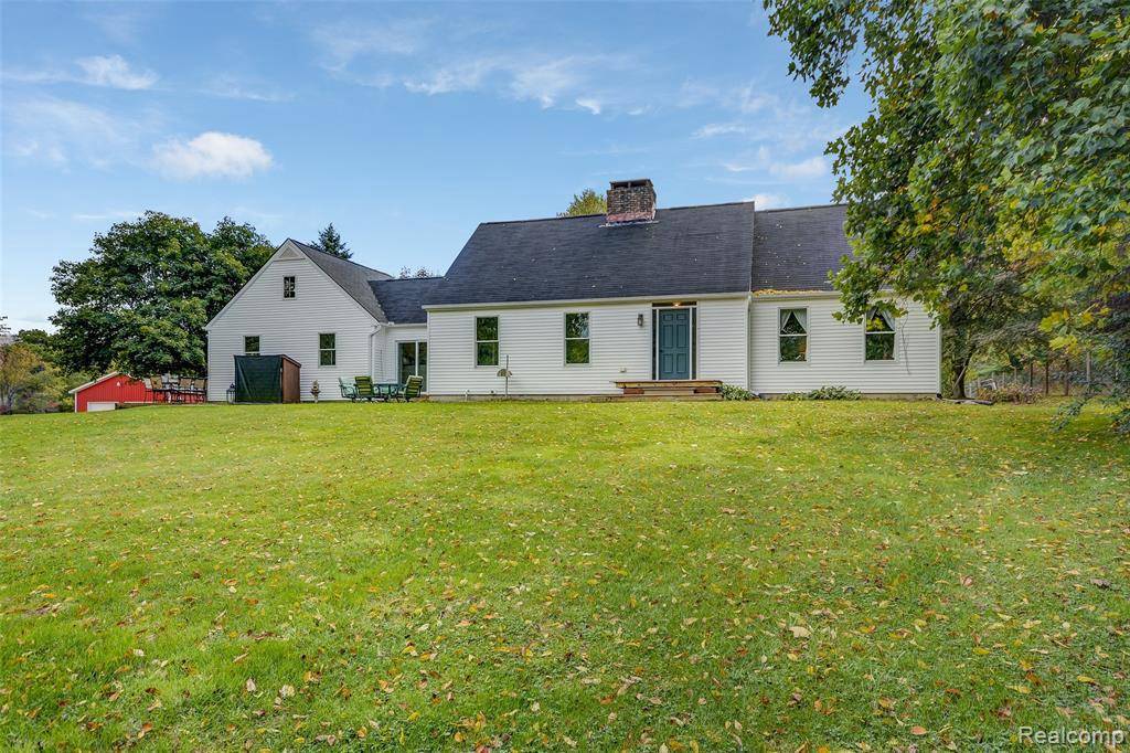 2800 E ALLEN RD, Howell, MI 48855-8226