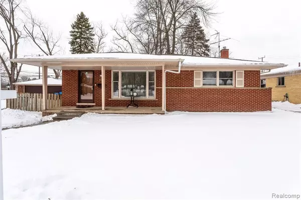 8349 WHITEFIELD Street, Dearborn Heights, MI 48127 1132