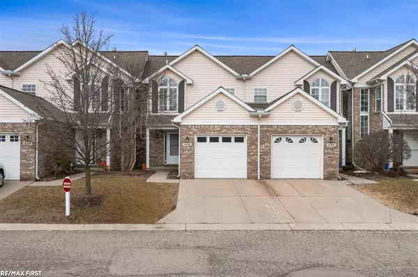 Wixom, MI 48393,846 Natures Cove Ct