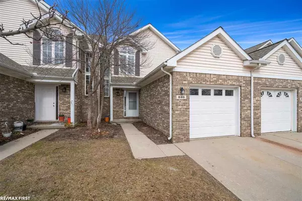 Wixom, MI 48393,846 Natures Cove Ct