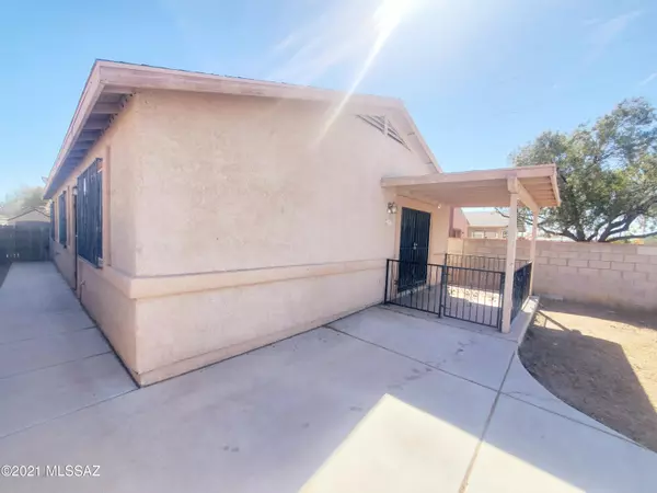 5657 S Liberty Avenue, Tucson, AZ 85706