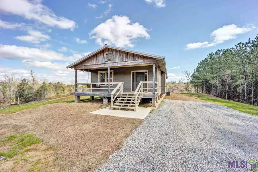 10054 JONES VAUGHN CREEK RD, St Francisville, LA 70775