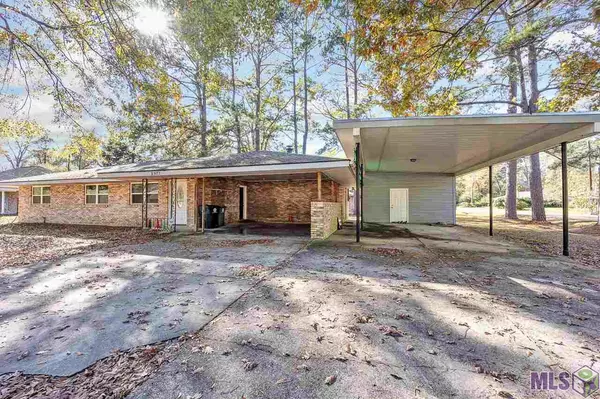 5577 MAPLETON DR, Greenwell Springs, LA 70739