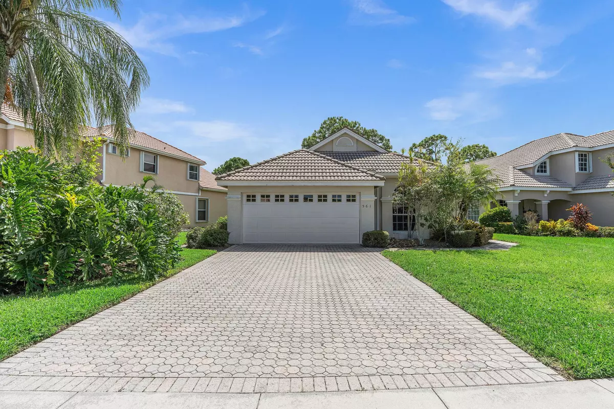 Port Saint Lucie, FL 34986,561 SW New Castle Cove