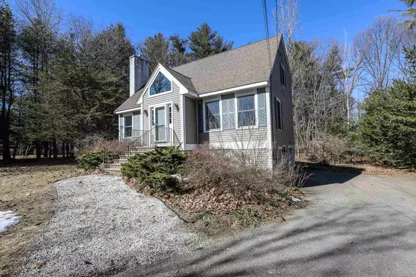87 Blacksnake RD, Seabrook, NH 03874