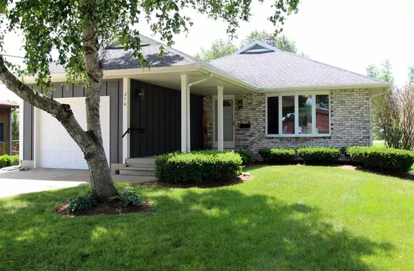 214 W Lake St, Lake Mills, WI 53551