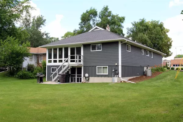 Lake Mills, WI 53551,214 W Lake St