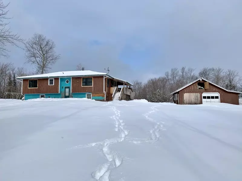 794 Bonin RD, Newport Town, VT 05857