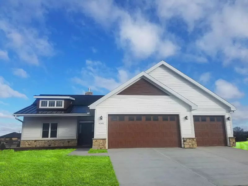 6245 Fountainhead Cir, Deforest, WI 53532-0000