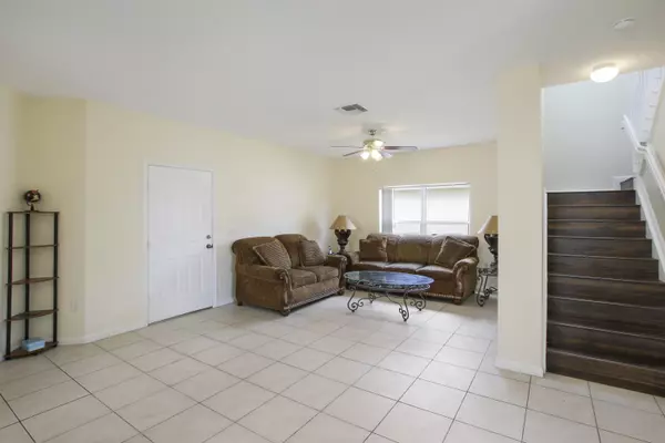 West Palm Beach, FL 33415,5892 Azalea CIR