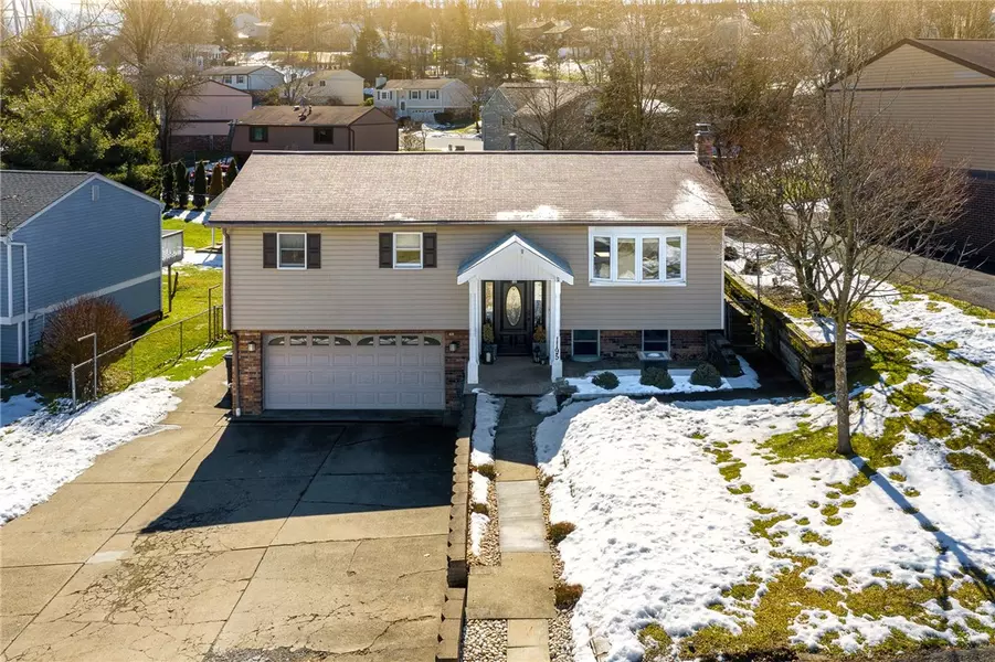 1195 Mike Reed Dr, South Park, PA 15129