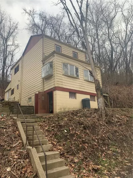 1805 Dravo St Ext, Pitsburgh, PA 15209