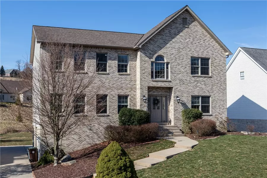 5018 Harvest Dr, Murrysville, PA 15668